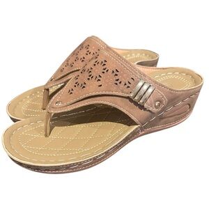 Wedge Sandals Women's Size 6.5 (EUR 37) Tan Boho Hippie Indie Comfort Buckle New